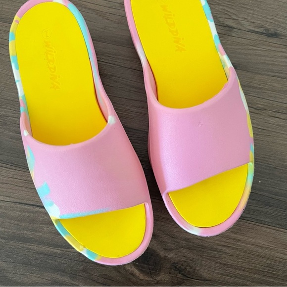 Wild Diva Sandals Women's 7 Foam Platform Chunky Slide Cotton Candy - Picture 3 of 7